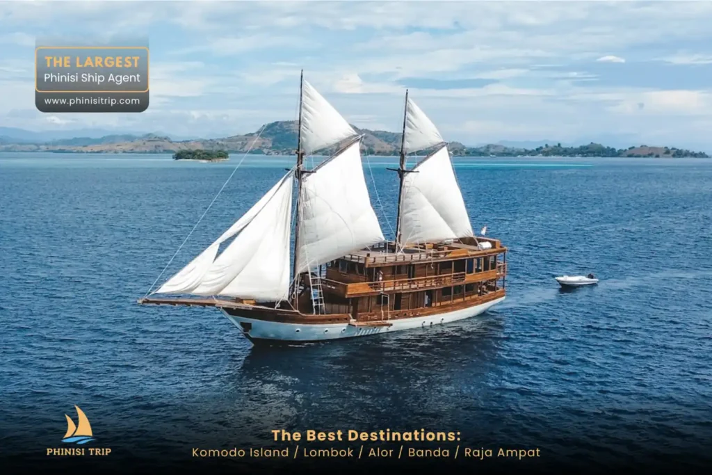 KAI Voyage luxury phinisi charter boat in Komodo, Indonesia