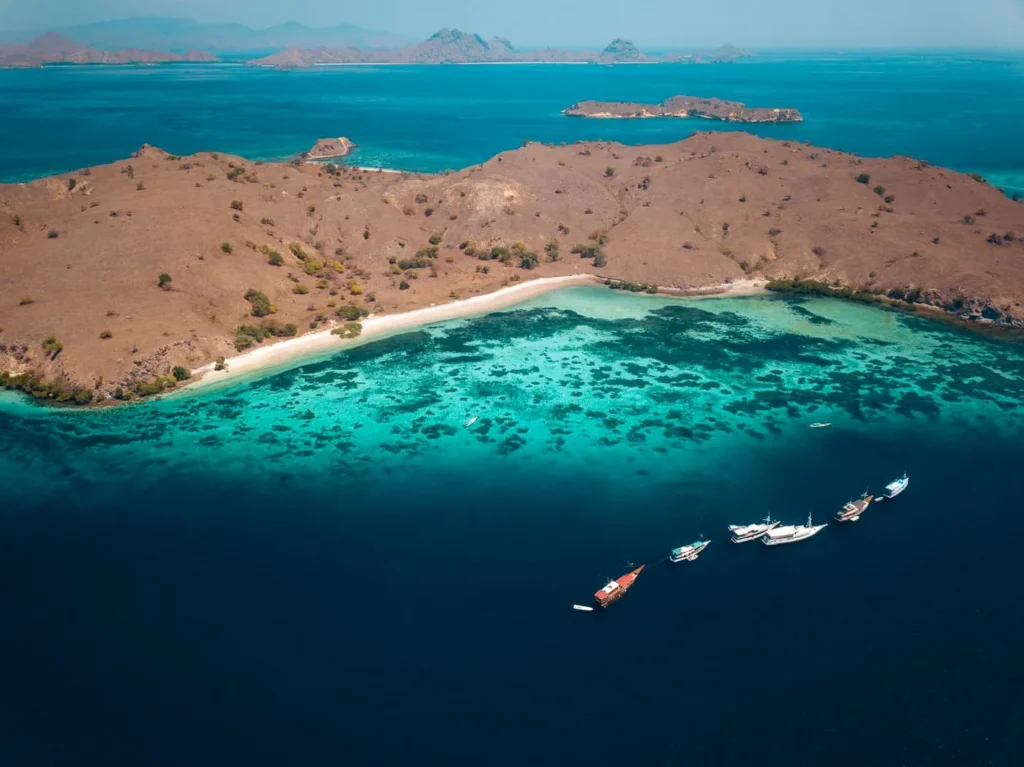 phinisi yatch charter lombok