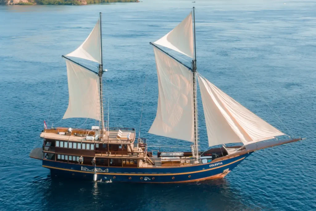 Celestia VVIP phinisi charter yacht sailing in Indonesia