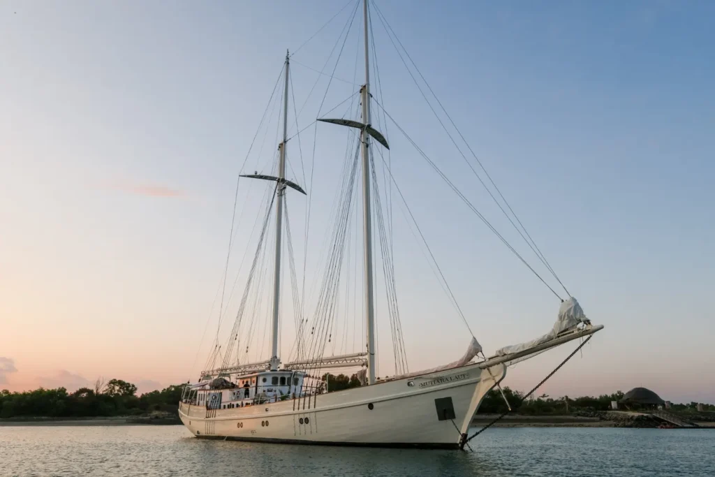 Mutiara Laut VVIP phinisi charter yacht sailing in Indonesia