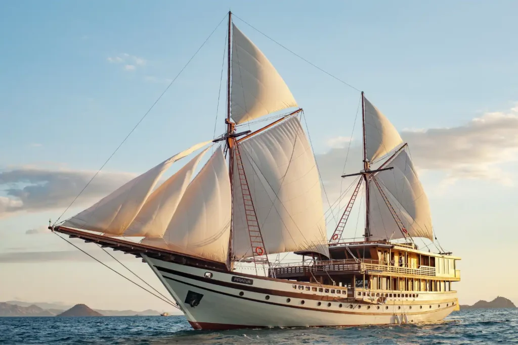 Prana VVIP phinisi charter yacht sailing in Indonesia